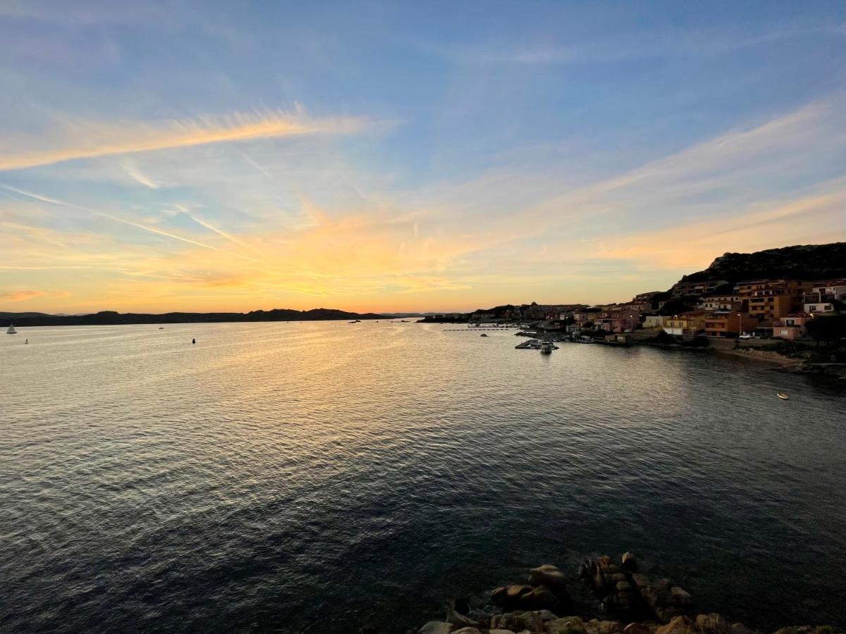 Appartamento Fronte Mare Residence Weber La Maddalena  Buitenkant foto